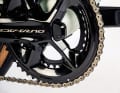 Messgerät: Das CRF kommt mit Shimanos Top-Gruppe Dura-Ace und  integriertem Powermeter.