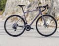 Le cadre en carbone est également disponible avec le 105 Di2 de Shimano, pour un supplément de 300 euros.