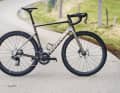 Die einfachere Variante kostet mit SRAM Force AXS 6499 Euro