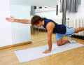 5th balance
	Starting position: four-footed stance. Extend your left leg and right arm horizontally until they form a line with your back. Look towards the floor. Bring knees and elbows together under the body, stretch again; switch arms and legs. Important: activate your abdomen, stabilise your pelvis, avoid evasive movements.