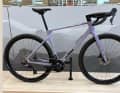 Günstiges Carbon-Gravelbike für den Allround-Einsatz: das KTM Gravelator Pro 2X für 1.899 Euro.