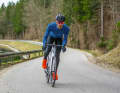 Neuf des vélos que nous avons testés avec des dérailleurs mécaniques sont des vélos de marathon. Les coureurs de compétition ne changent presque plus que par voie électronique