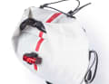 A rear light can be attached to the bag.