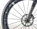 Detail Storck: Das Grix.2 lässt sich mit Laufrädern im 27,5-Zoll-Format bestellen. Neben der größeren Reifenfreiheit profitiert das Bike davon auch beim Lenkverhalten.