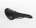 Fizik Aliante R3 Solid Large
	When adjusting the saddle angle, you have to experiment a little because of the strongly upward running rear section; once the right position is found, the pressure distribution is nicely even; the grippy cover and the round shape always give the pelvis good support; the adjustment range is relatively narrow Price: 149 euros