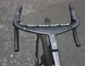 Long thing: The cockpit catches the eye with its wing shape. Dare offers handlebar widths from 340 to 420 millimetres.