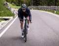 Le nouveau Dogma F a fêté sa première course lors du Dauphine. Neuf jours avant le Tour de France, Pinarello présente officiellement le nouveau vélo de course polyvalent.