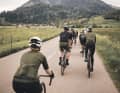 Un groupe de journalistes spécialisés dans le cyclisme a pédalé avec l'équipe Gore pour essayer le nouveau kit.