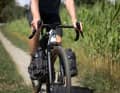 The new gravel suspension forks from DT Swiss feature 40 millimetres of travel, three fork offset options to suit different bike geometries, and optional luggage mounts. Prices: the basic F 132 costs 809 euros, whilst the F 132 One, with more adjustment options, costs 1,149 euros.