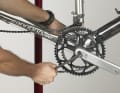 1. hold a crank and a chain stay at the same time and loosen the screw of the crank with a long 8 mm hexagon socket. Caution, risk of injury: Do not use a short spanner!