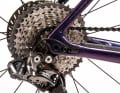 La largeur de bande limitée avec un seul plateau est compensée par une large cassette VTT et un dérailleur adapté.