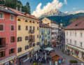 Fiera di Primiero, der Marktplatz des Primiero-Tals, liegt 800 Meter tiefer unten als das Bergdorf San Martino.