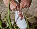 The lacing allows infinite adjustment to the foot for better wearing comfort.