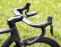 The carbon handlebar on the top model is also aero-optimised, but is clamped to the stem in the classic way.