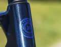 Adaptable - le cadre et la fourche permettent d'utiliser des pneus extrêmement larges avec des roues plus petites