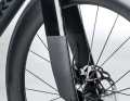 The hallmark of the Aerfast is the extremely flat fork, which provides a clear aero advantage.