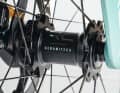 Light: The Bianchi is the lightest bike in the test. The wheels with ceramic bearings in particular set it apart from the competition.