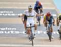 Best in the sprint: World champion Lotte Kopecky beats her rivals on the Roubaix race track.