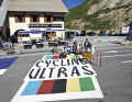 Der Frankfurter Radclub Guilty76 am Beau Refuge auf dem  Col du Galibier auf 2556 m Höhe