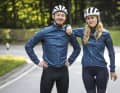 We tested these rain jackets: Agu Ultralight Rain Jacket Performance Men & Agu Ultralight Rain Jacket Performance Women