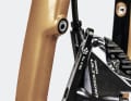 If the brake calliper is slightly tilted on the fork or frame, the pads do not hit the disc flat and can squeal as a result.
