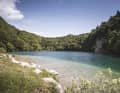 Ein im Wald verstecktes Naturidyll: Der Lago di Lamar, der zugleich das nördliche Ende des Valle dei Laghi markiert.