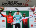 Le podium final de 2022 : Aleksandr Vlasov (au centre) a remporté le tour devant Gino Mäder (à gauche) et Simon Geschke.