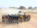 Ab in die Wüste: Das Peloton auf der 5. Etappe der Saudi Tour 2023, 3. Februar 2023