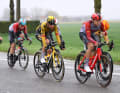 Die Gruppe wird bei Wind und Regen immer kleiner ...