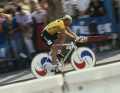 La tresse au vent vers la défaite : Laurent Fignon lors du contre-la-montre final du Tour 1989