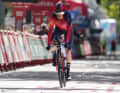 Nicht so gut läuft es für Gannas Teamkollegen Geraint Thomas. Der Brite kassiert nach einem Defekt unterwegs 2:00 Minuten Rückstand auf Ganna