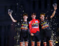 Les 1ère, 2ème et 3ème places au classement général de la Vuelta reviennent toutes à Jumbo:Kuss s'impose devant Jonas Vingegaard et Primoz Roglic.
