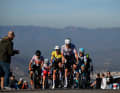 Protéger le leader : Felix Großschartner s'engage pour le futur vainqueur Brandon McNulty lors de la 5e étape du Tour de Valence, 4 février 2024