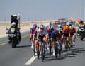 Le peloton ne s'est déchiré qu'une seule fois, onze coureuses autour de la championne du monde Lotte Kopecky et de Lorena Wiebes ont réussi à se détacher. Mais la petite avance s'est envolée lorsque Kopeky a été distancée pour cause de panne et que le reste a cessé de travailler.