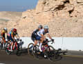 Un groupe de cinq coureurs s'est détaché au Jebel Hafeet.