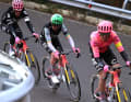 Am einzigen kategorisierten Anstieg des Tages machte das Team EF Education EasyPost Tempo und räumte alle Bergpunkte ab