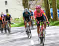 Au début de la course, des coureurs ont tenté de se détacher du peloton, mais sans succès. James Shaw (devant) a lui aussi échoué dans sa tentative.