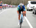 Le rythme de la course était néanmoins élevé, avec des coureurs qui tentaient de s'échapper à plusieurs reprises.