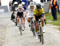 Un duel de géantes : Marianne Vos (devant) contre Lotte Kopecky (deuxième position)