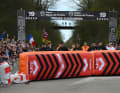 Une chicane a été installée près de la forêt d'Arenberg pour ralentir les vitesses.
