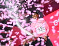 Das erste Rosa Trikot der Rundfahrt der Rundfahrt ist immer ein besonderes. In diesem Jahr aber noch eine Spur mehr. Es ging an Jhonatan Narvaez und war damit das einzige, das nicht Tadej Pogacar gehörte.