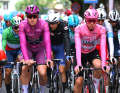 Stage 3 winner Tim Merlier (left) was allowed to wear the Maglia Ciclamino on stage 4