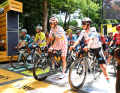 La deuxième étape du Tour de France 2024 a également traversé l'Italie et s'est terminée à Bologne. Le porteur du maillot jaune était Romain Bardet.