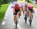 Neilson Powless, Stefan Bissegger (beide EF Education EasyPost) und Jonas Abrahamsen (Uno-X Mobility) bildeten zunächst die Fluchtgruppe des Tages.