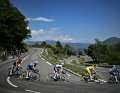 Comme la veille, les coureurs ont dû affronter de nombreux dénivelés, avec trois cols de première catégorie au programme.