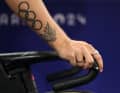 Auch die kanadische Bahnradfahrerin Lauriane Genest trägt die olympischen Ringe mit sich