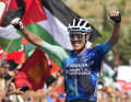 ... and reaches the finish line as a solo winner