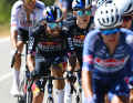Le coureur professionnel de Red Bull-Bora-Hansgrohe, Daniel Felipe Martinez, a bien rit lors d'une course en grande partie calme.