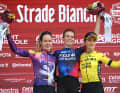 Avec elle, Anna van der Breggen (à gauche) et Pauline Ferrand-Prévot sont montées sur le podium.