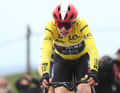 Jonas Vingegaard (Visma - Lease a Bike) lost the connection on the final climb.